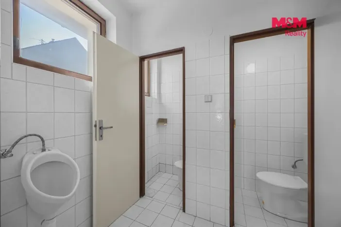 Pronájem výrobních prostor, Hradec Králové - Plotiště nad Labem, Koutníkova, 145 m2