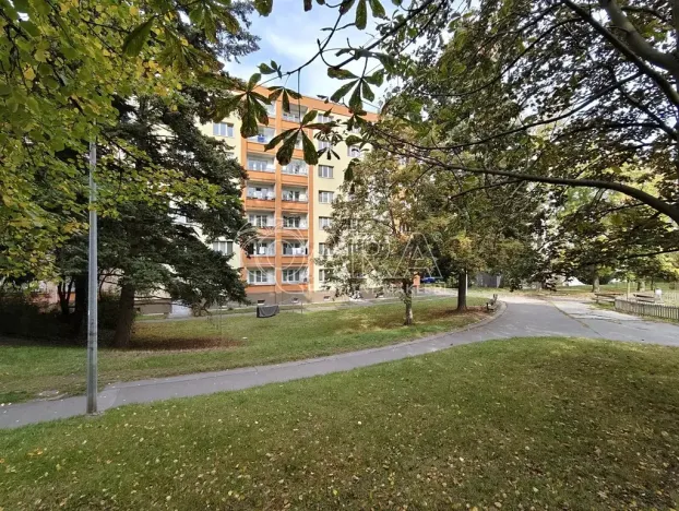 Pronájem bytu 2+1, Praha - Malešice, Káranská, 53 m2