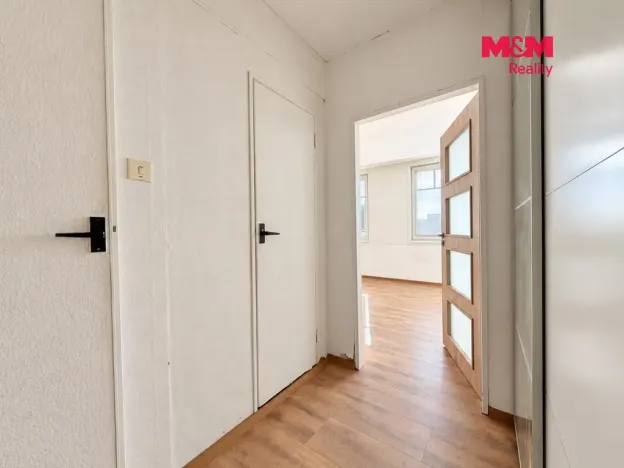 Pronájem bytu 1+kk, Praha - Řepy, Vondroušova, 36 m2