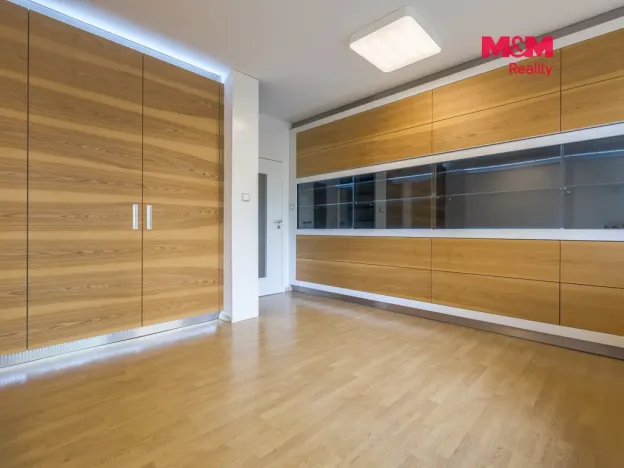 Prodej bytu 3+1, Praha - Chodov, Valentova, 88 m2