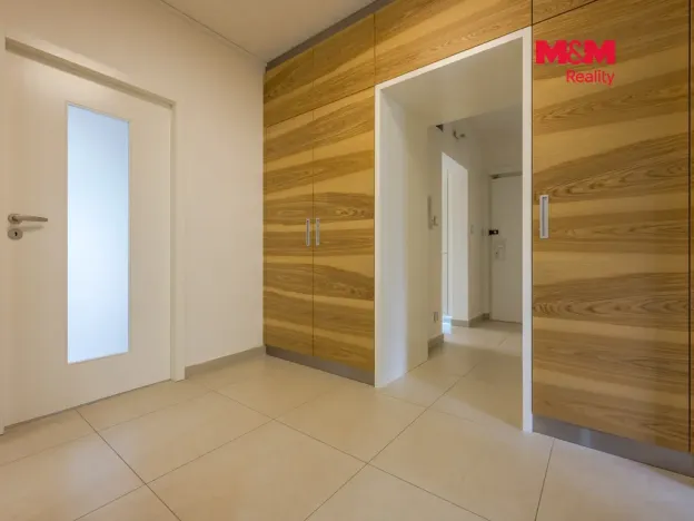Prodej bytu 3+1, Praha - Chodov, Valentova, 88 m2
