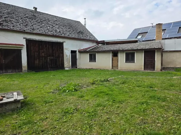 Prodej rodinného domu, Kolinec, 455 m2