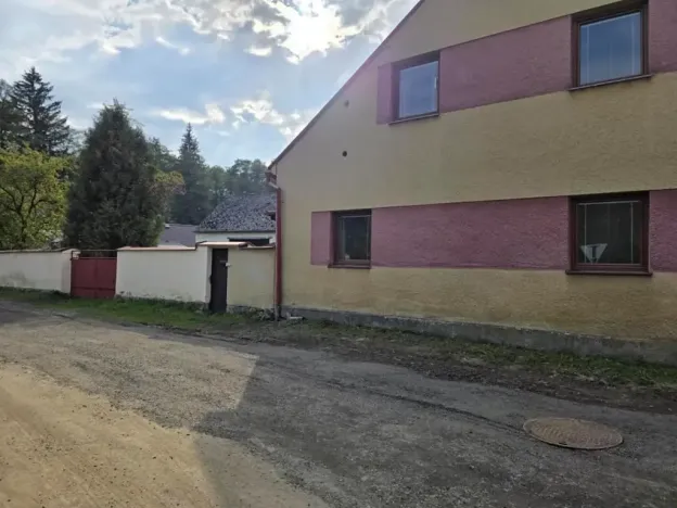 Prodej rodinného domu, Kolinec, 455 m2