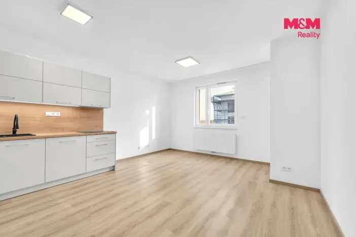 Pronájem bytu 2+kk, Pardubice - Ohrazenice, U Sportovní školy, 54 m2