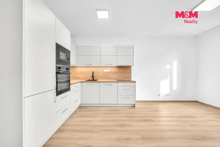 Pronájem bytu 2+kk, Pardubice - Ohrazenice, U Sportovní školy, 54 m2