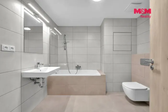 Pronájem bytu 2+kk, Pardubice - Ohrazenice, U Sportovní školy, 54 m2