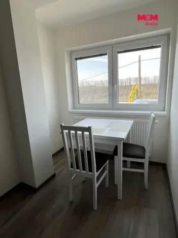 Pronájem bytu 1+kk, Hrdlořezy, 36 m2