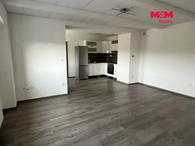 Pronájem bytu 1+kk, Hrdlořezy, 36 m2
