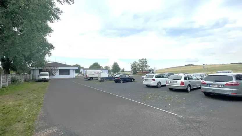 Pronájem komerčního pozemku, Louny, Postoloprtská, 2250 m2