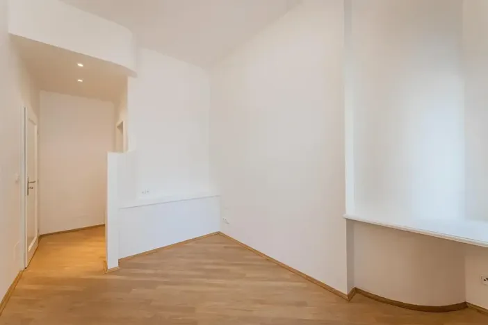 Pronájem bytu 4+1, Praha - Nové Město, Odborů, 100 m2