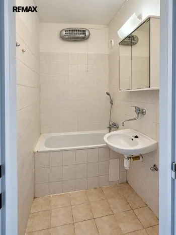 Pronájem bytu 2+kk, Praha - Černý Most, Bryksova, 39 m2