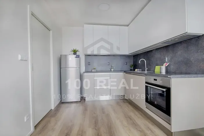 Pronájem bytu 2+kk, Hradec Králové, Průmyslová, 45 m2