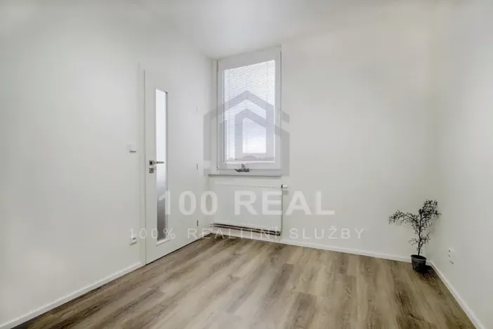 Pronájem bytu 2+kk, Hradec Králové, Průmyslová, 45 m2