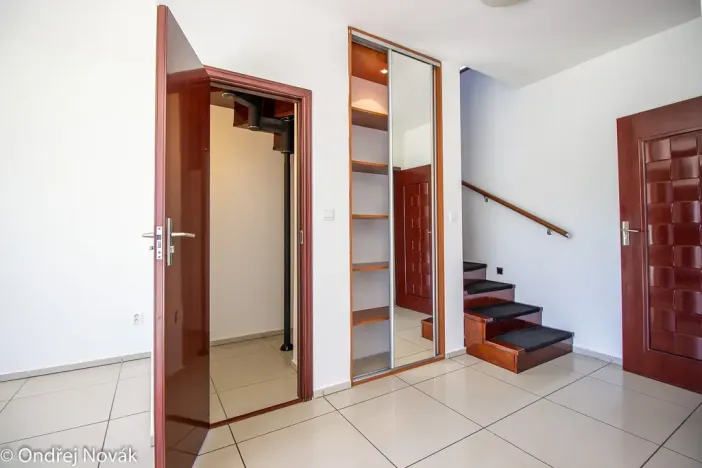 Pronájem rodinného domu, Černošice, V Olšinách, 120 m2