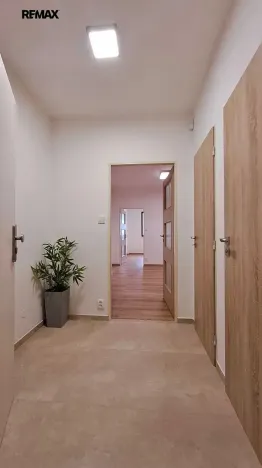 Pronájem bytu 2+kk, Praha - Podolí, Na hřebenech I, 38 m2