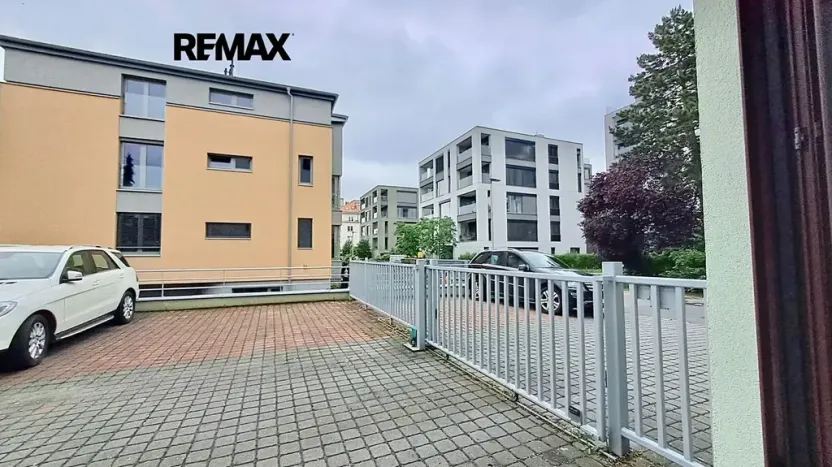 Pronájem bytu 2+kk, Praha - Podolí, Na hřebenech I, 38 m2