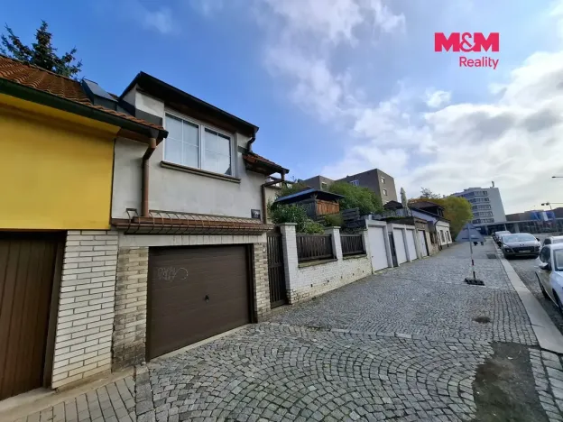 Pronájem garáže, Praha - Strašnice, Dubečská, 13 m2