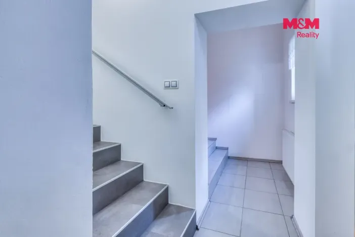 Prodej rodinného domu, Knovíz, 143 m2