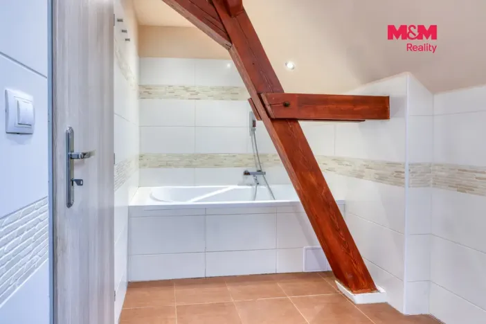 Prodej rodinného domu, Knovíz, 143 m2