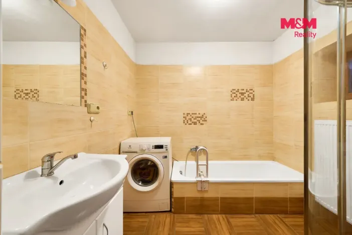 Prodej rodinného domu, Náchod - Lipí, 260 m2