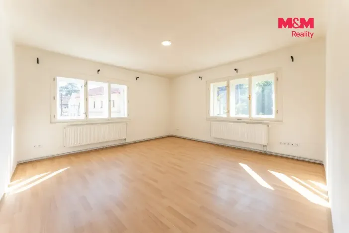 Prodej činžovního domu, Liběchov, nám. V. Levého, 1120 m2