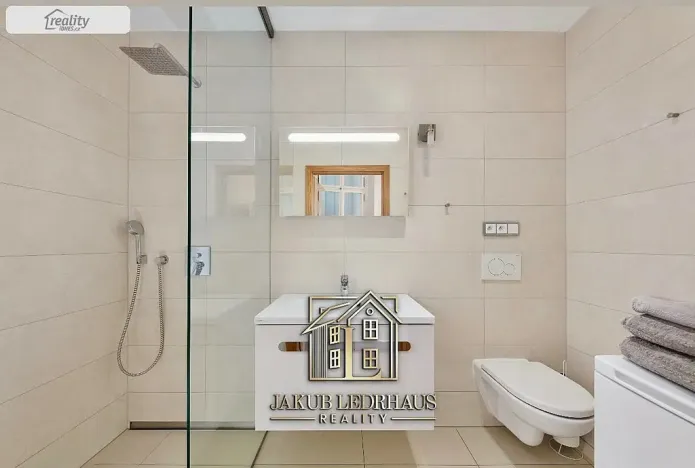 Prodej bytu 2+kk, Praha - Staré Město, Hradební, 51 m2