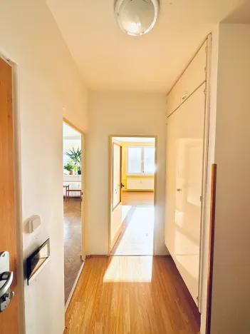 Prodej bytu 3+1, Karlovy Vary, Šmeralova, 87 m2