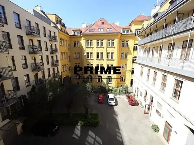 Pronájem kanceláře, Praha - Smíchov, Štefánikova, 82 m2