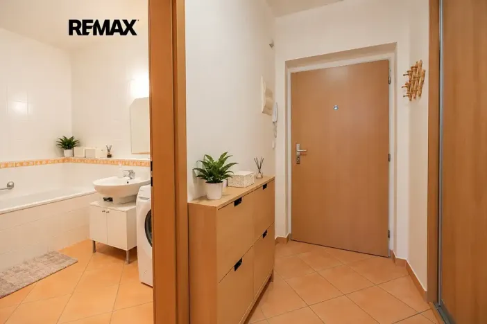 Prodej bytu 1+kk, Praha - Strašnice, Názovská, 35 m2