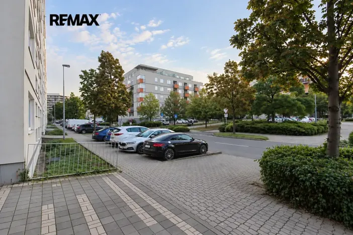 Prodej bytu 1+kk, Praha - Strašnice, Názovská, 35 m2