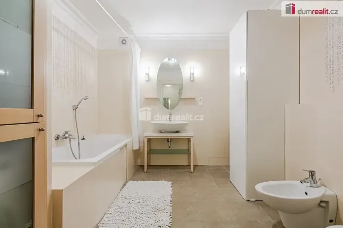 Prodej bytu 3+kk, Karlovy Vary, Moskevská, 75 m2