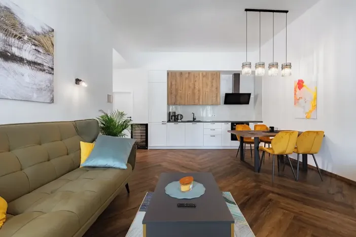 Prodej bytu 3+kk, Horní Planá, Náměstí, 83 m2