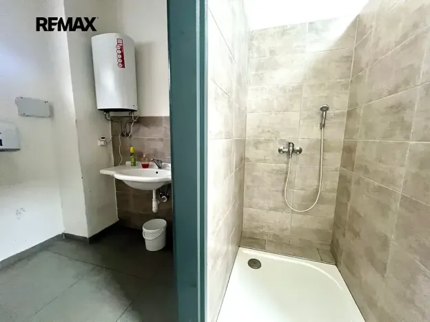Pronájem výrobních prostor, Kyjov, 640 m2