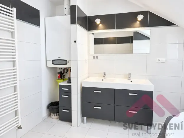 Pronájem rodinného domu, Větrušice, Skalní, 164 m2