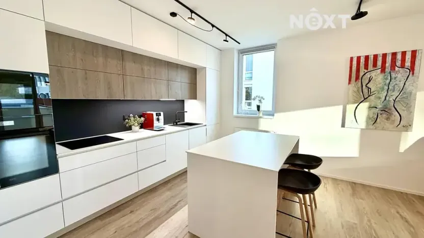 Prodej bytu 3+kk, Hluboká nad Vltavou, U Parku, 74 m2