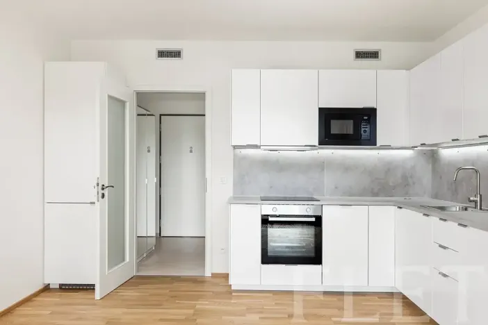 Pronájem bytu 1+kk, Praha - Modřany, Mezi vodami, 33 m2
