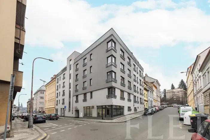 Pronájem bytu 1+kk, Praha - Smíchov, Pod Barvířkou, 32 m2