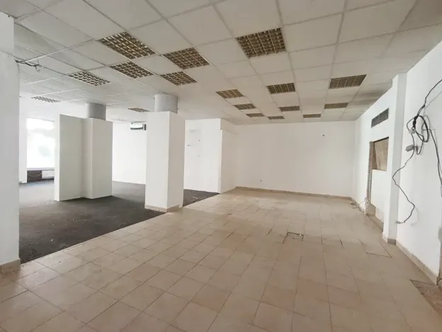 Pronájem obchodního prostoru, Hradec Králové, Gočárova třída, 170 m2
