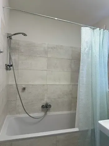 Pronájem bytu 2+kk, Praha - Karlín, U Mlýnského kanálu, 60 m2