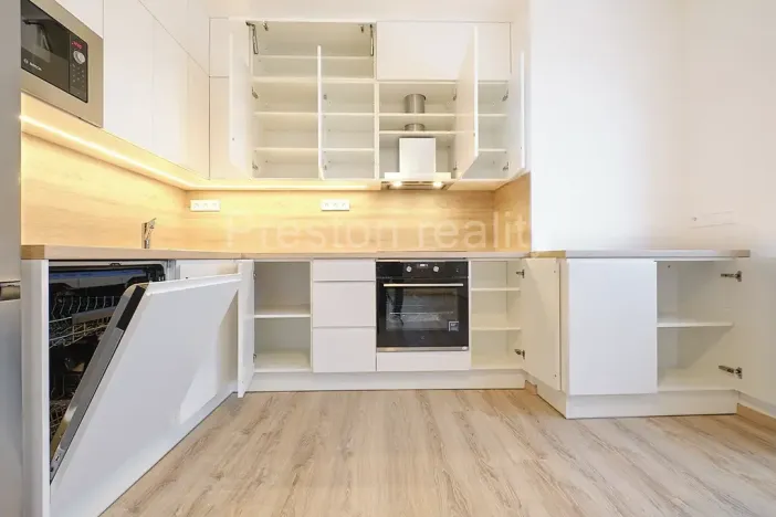 Pronájem bytu 4+kk, Praha - Kbely, Sedlářova, 91 m2