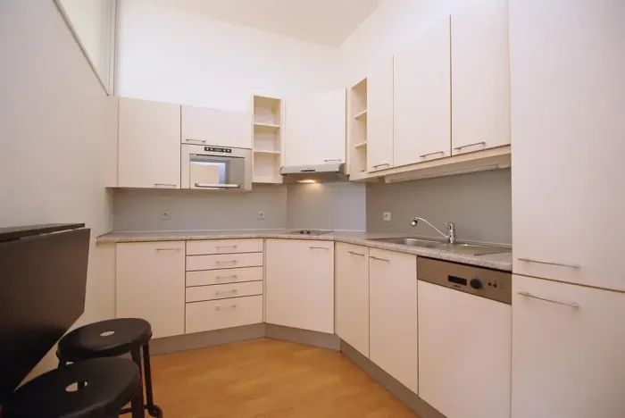 Pronájem kanceláře, Praha - Smíchov, Štefánikova, 82 m2