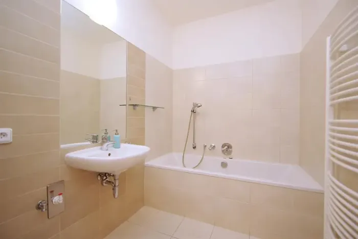 Pronájem kanceláře, Praha - Smíchov, Štefánikova, 82 m2