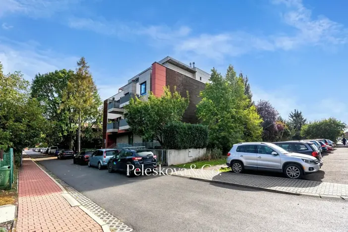 Pronájem bytu 2+kk, Praha - Suchdol, Májová, 45 m2