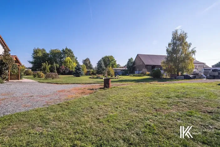 Prodej kanceláře, Hrochův Týnec, 356 m2