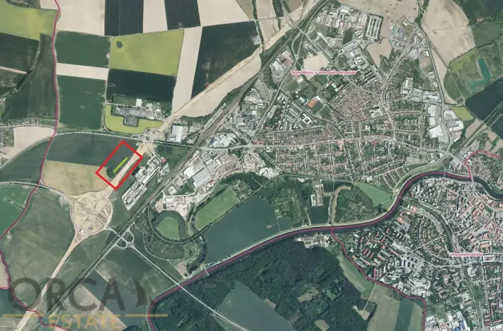 Prodej podílu komerčního pozemku, Staré Město, 2424 m2