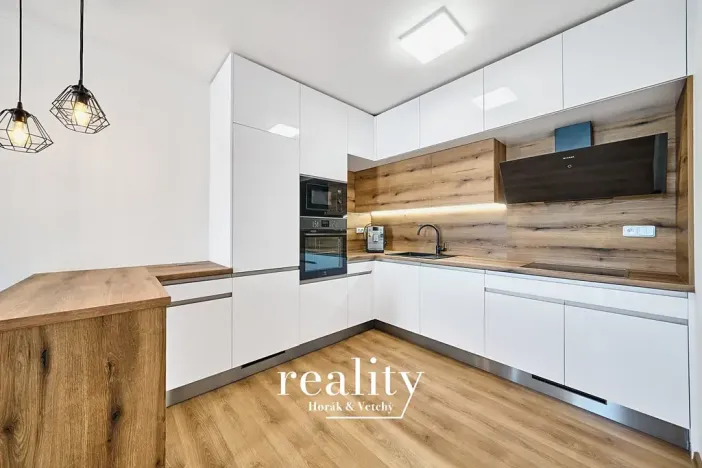 Pronájem bytu 2+kk, Znojmo, Kosmákova, 62 m2