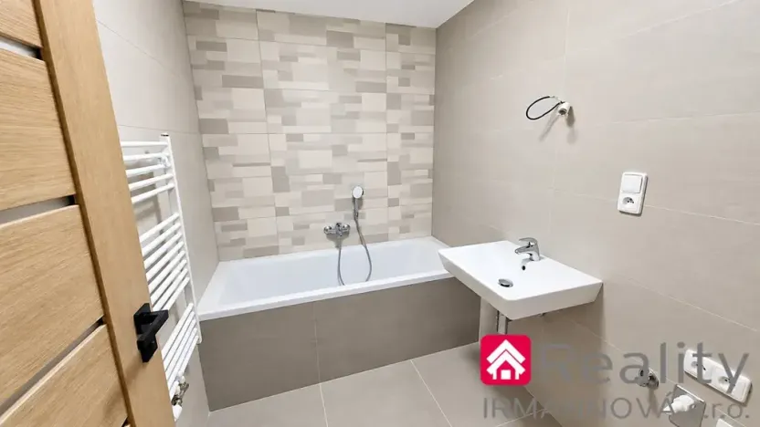 Prodej bytu 2+kk, Pohořelice, Znojemská, 61 m2