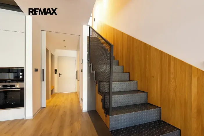 Prodej vícegeneračního domu, Praha - Vysočany, Moravcových, 228 m2