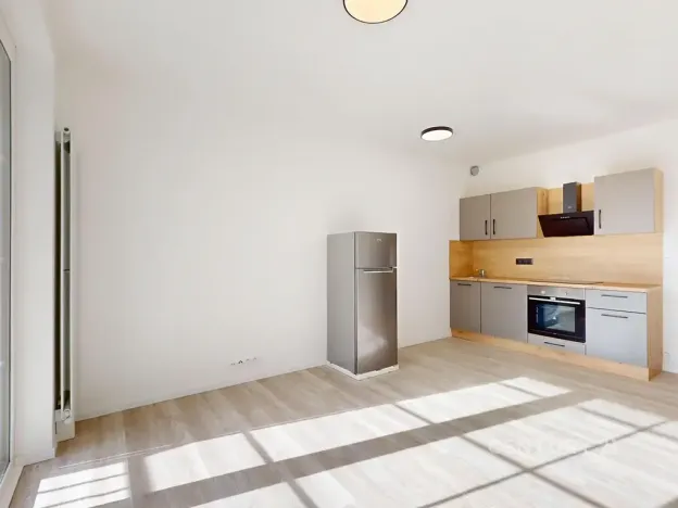 Pronájem bytu 1+kk, Praha - Kbely, Mladoboleslavská, 27 m2