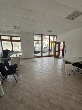 Pronájem obchodního prostoru, Náměšť nad Oslavou, Masarykovo nám., 42 m2